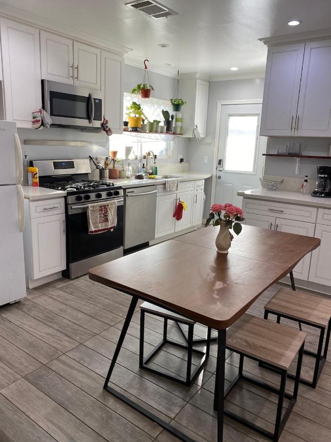 Private Room In La With Free Wifi And Tv With Shared Kitchen 洛杉矶 外观 照片