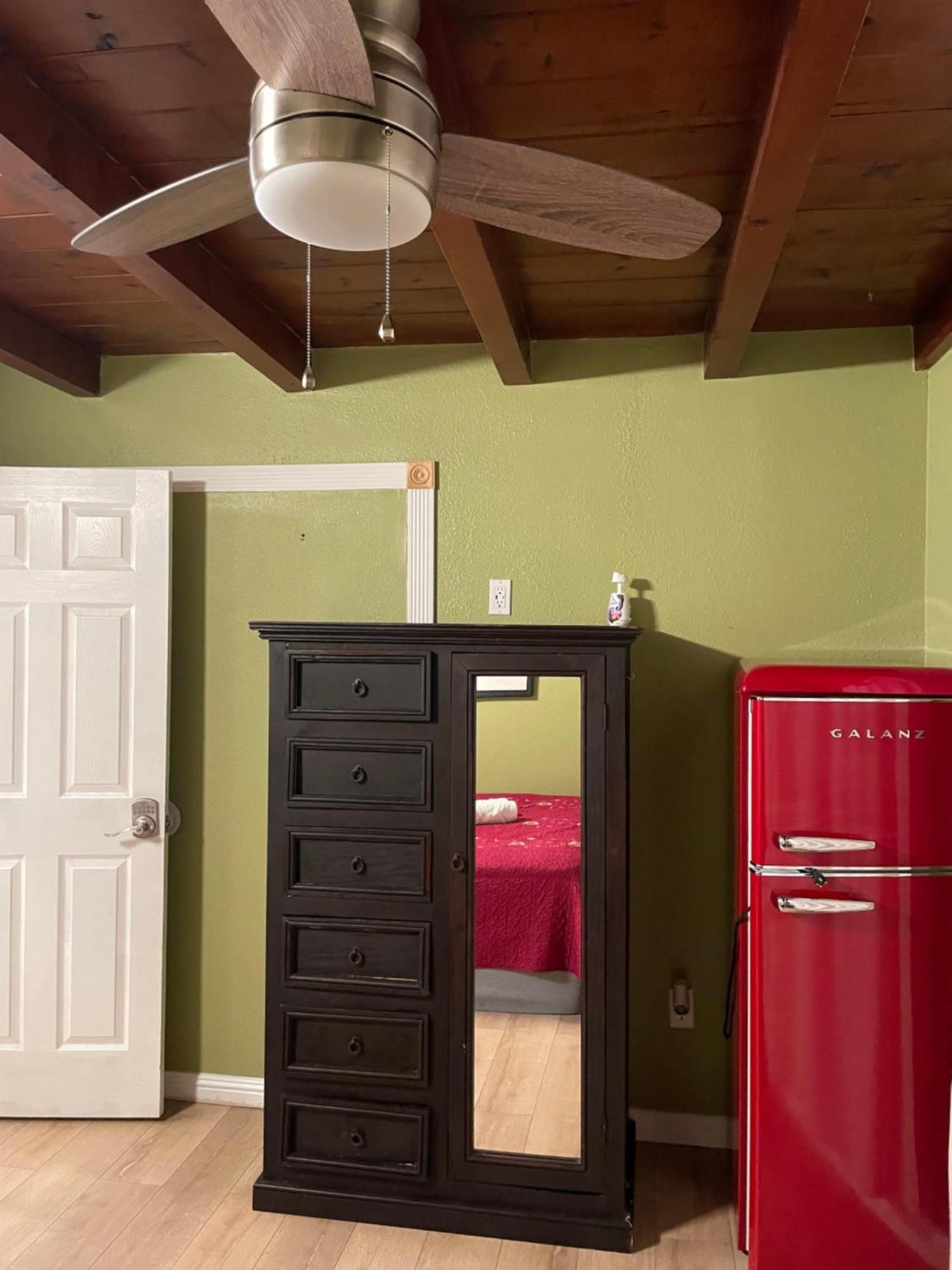 Private Room In La With Free Wifi And Tv With Shared Kitchen 洛杉矶 外观 照片