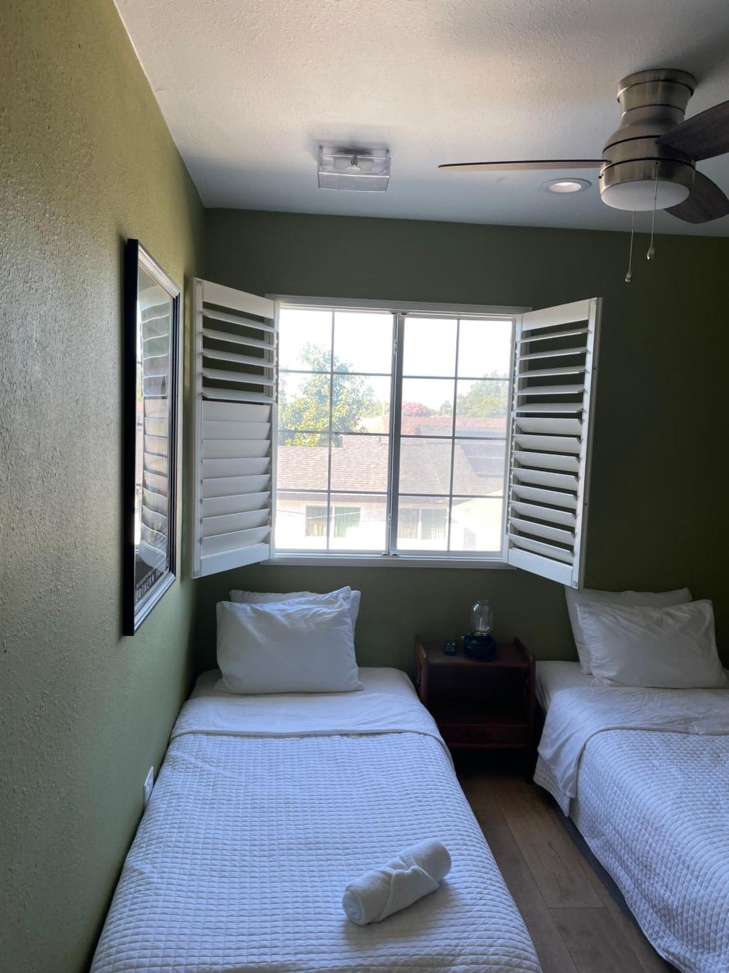 Private Room In La With Free Wifi And Tv With Shared Kitchen 洛杉矶 外观 照片